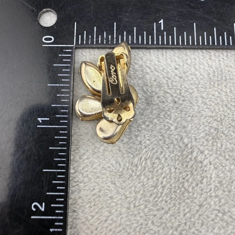 Vintage‎ Coro Clip On Earrings Gold Tone Rhinestone Signed Flowers